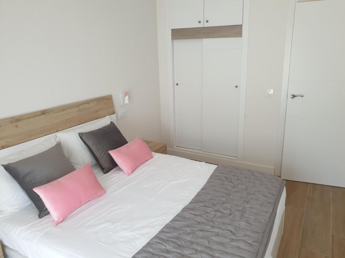 Maxx Apartamento Салоу Екстер'єр фото