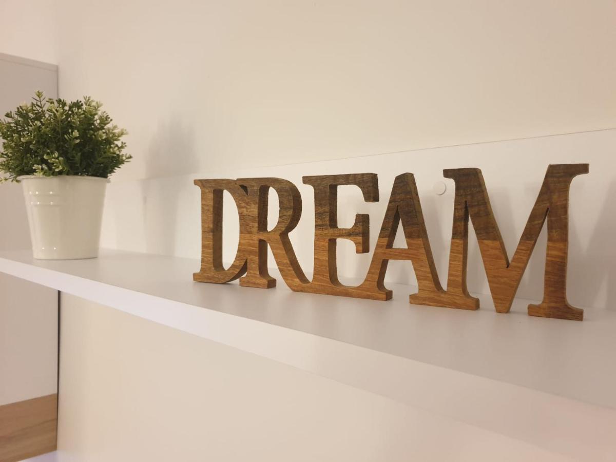 Maxx Apartamento Салоу Екстер'єр фото