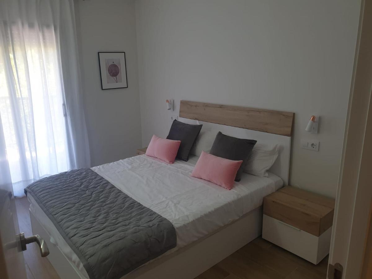 Maxx Apartamento Салоу Екстер'єр фото