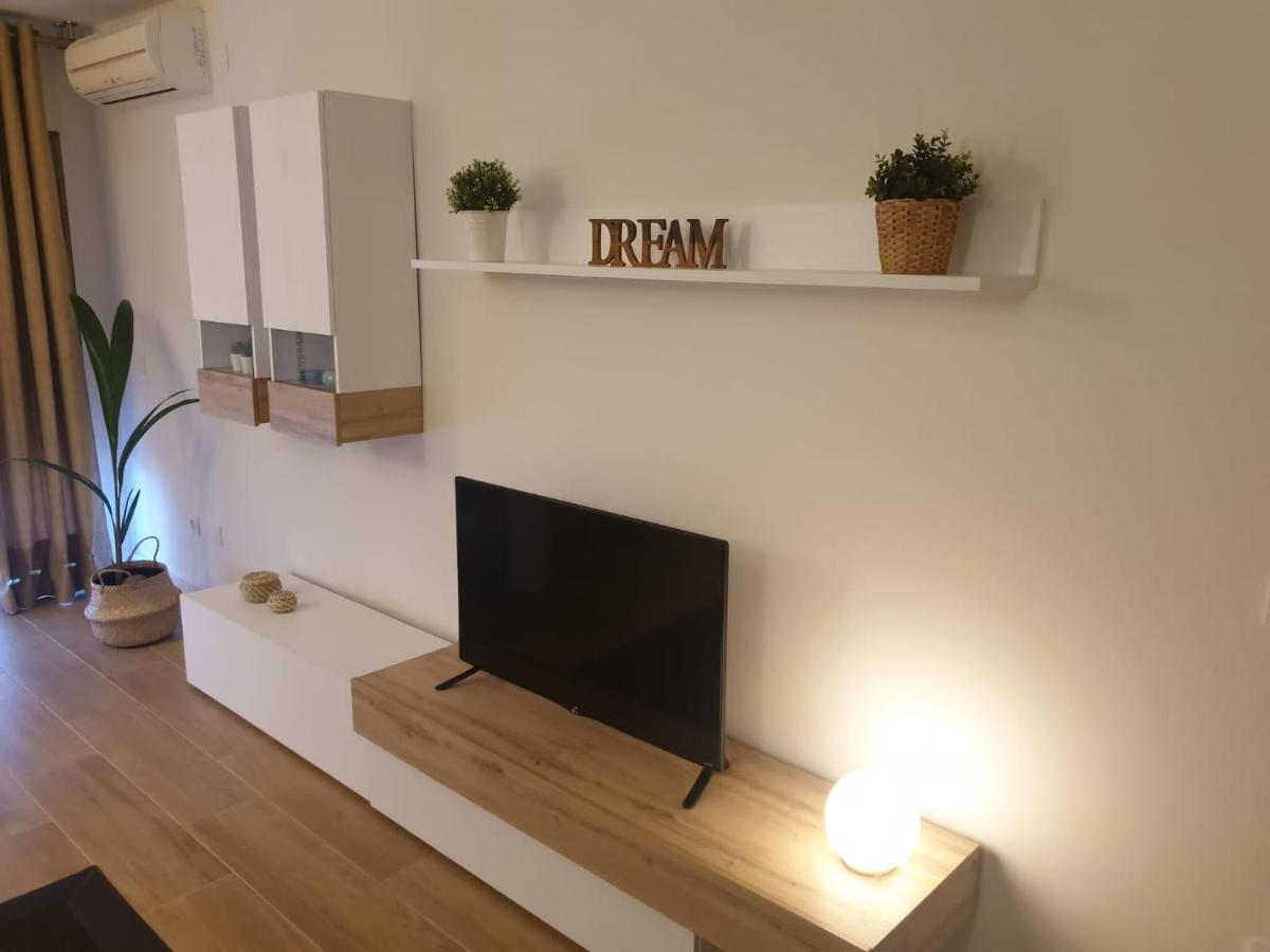 Maxx Apartamento Салоу Екстер'єр фото