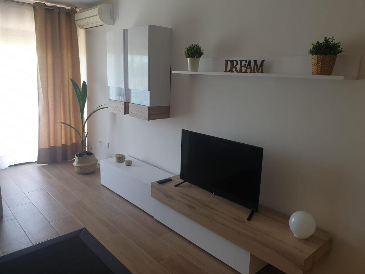 Maxx Apartamento Салоу Екстер'єр фото